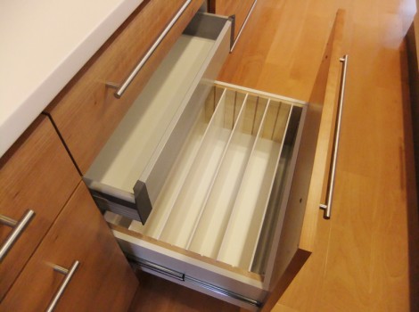 取出しのラクな専用引出
